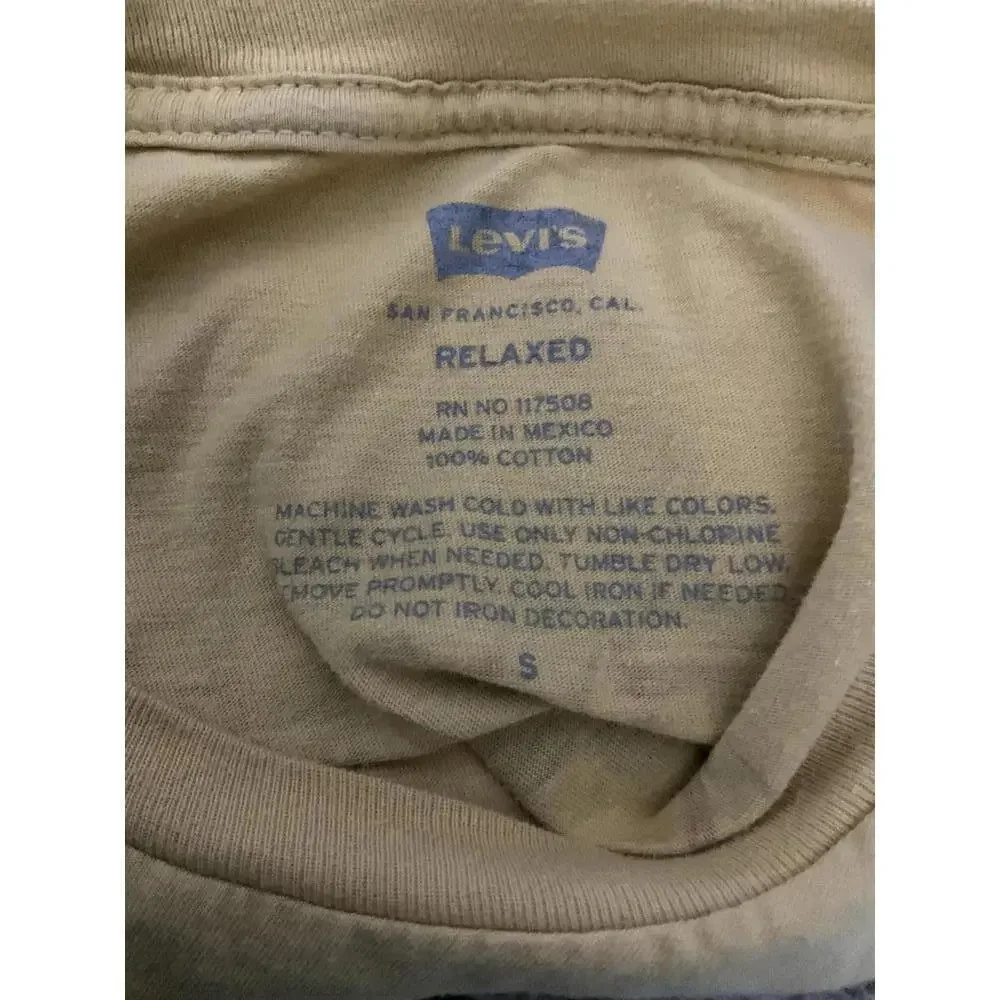 Levi's Racing Yellow Relaxed Fit Cotton T-Shirt Size Small‎